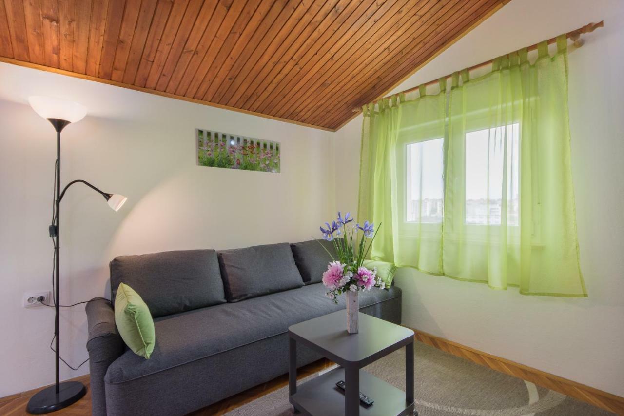 Piccola Pineta Apartment Pula Exterior photo